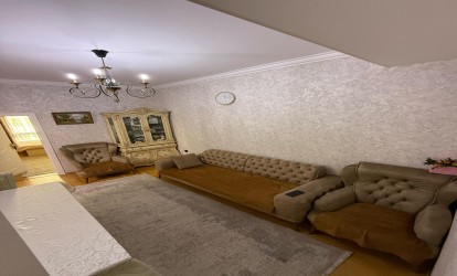 Satılır — 3 otaqlı  yeni tikili  60 m²   Azərbaycan Bakı Qarabağ kücəsi          (000399)