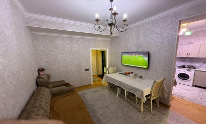 Satılır — 3 otaqlı  yeni tikili  60 m²   Azərbaycan Bakı Qarabağ kücəsi          (000399)