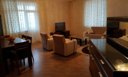 İcarəyə verilir — 2 otaqlı  yeni tikili  130 m²   Azərbaycan Bakı Mireli Seyidov küc          (000408)