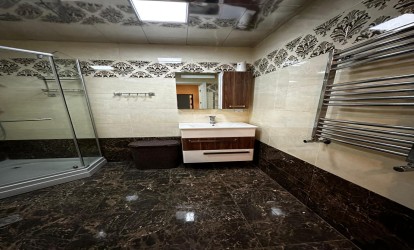 Satılır — 3 otaqlı  yeni tikili  140 m²   Azərbaycan Bakı zığ yolu          (000413)