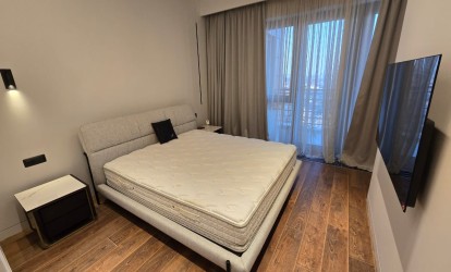 İcarəyə verilir — 3 otaqlı  yeni tikili  132 m²   Azərbaycan Bakı Mərkəzi Bulvar küçəsi          (000422)