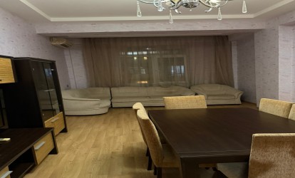 Satılır — 2 otaqlı  yeni tikili  71 m²   Azərbaycan Bakı Qarabağ kücəsi          (000438)