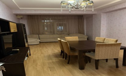 Satılır — 2 otaqlı  yeni tikili  71 m²   Azərbaycan Bakı Qarabağ kücəsi          (000438)