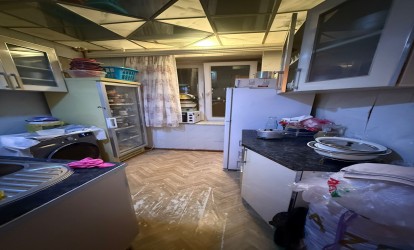 Satılır — 3 otaqlı köhnə tikili 75 m²   Azərbaycan Bakı Rövşən Əliyev          (000443)