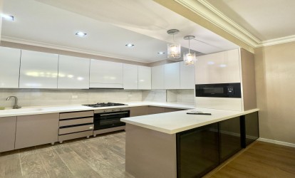 Satılır — 2 otaqlı  yeni tikili  66 m²  Bakı Sənan Kərimov