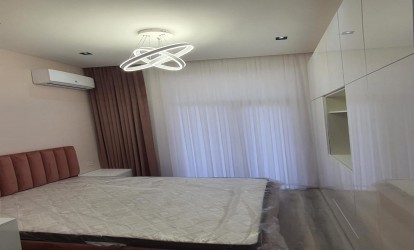 İcarəyə verilir — 2 otaqlı  yeni tikili  70 m²  Bakı Xəqani Rüstəmov