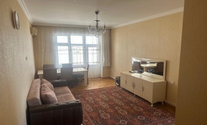 İcarəyə verilir — 2 otaqlı köhnə tikili 45 m²  Bakı 8 noyabr prospekti