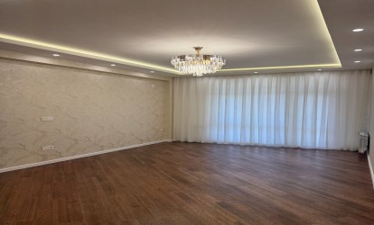 Satılır — 3 otaqlı  yeni tikili  125 m²  Bakı Əlif Hacıyev