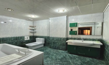 Satılır — 3 otaqlı  yeni tikili  120 m²  Bakı sarayeva küçəsi