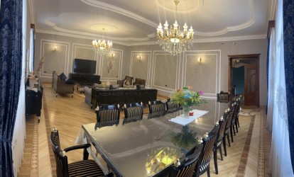 Satılır — 9 otaqlı bağ evi/villa  590 m²  Bakı Yaver Eliyev kuc,1