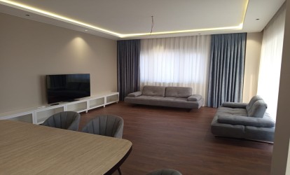 İcarəyə verilir — 3 otaqlı  yeni tikili  160 m²  Bakı Mərkəzi Bulvar küçəsi