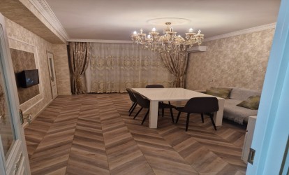 Satılır — 2 otaqlı  yeni tikili  70 m²  Bakı Azadlıq pr