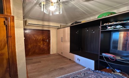 Satılır — 3 otaqlı köhnə tikili 80 m²  Bakı Elsen Suleymanov kuc,