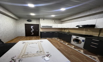 Satılır — 3 otaqlı  yeni tikili  90 m²  Bakı Azadlıq pr