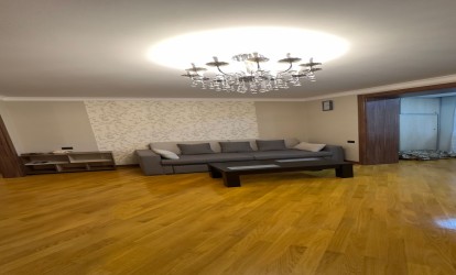 İcarəyə verilir — 3 otaqlı köhnə tikili 80 m²  Bakı Neftçilər metro