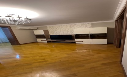 İcarəyə verilir — 3 otaqlı köhnə tikili 80 m²  Bakı Neftçilər metro