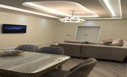 Satılır — 2 otaqlı  yeni tikili  100 m²  Bakı Möhsün Sənani kücəsi