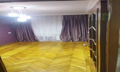 İcarəyə verilir — 4 otaqlı köhnə tikili 100 m²  Bakı Bekir Cobanzade kuc,