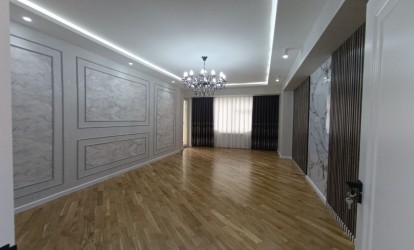 Satılır — 4 otaqlı  yeni tikili  160 m²  Bakı Gəncə prospekti