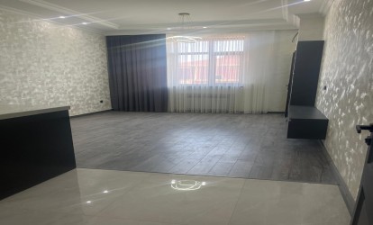 Satılır — 3 otaqlı  yeni tikili  70 m²  Bakı Təbriz kücəsi