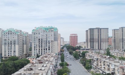 Satılır — 4 otaqlı  yeni tikili  225 m²  Bakı Azadlıq pr