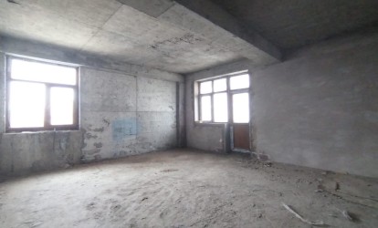 Satılır — 4 otaqlı  yeni tikili  225 m²  Bakı Azadlıq pr