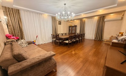 Satılır — 3 otaqlı  yeni tikili  135 m²  Bakı MirƏli Qaşqay kücəsi