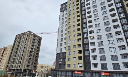 Satılır — 2 otaqlı  yeni tikili  75 m²  Bakı Babək pr