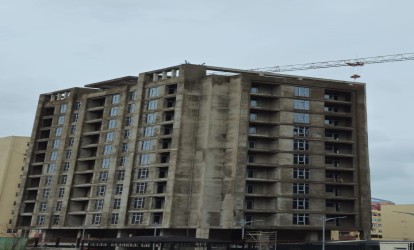 Satılır — 2 otaqlı  yeni tikili  75 m²  Bakı Babək pr