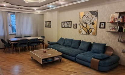 Satılır — 2 otaqlı  yeni tikili  78 m²  Bakı Azər Əliyev kücəsi