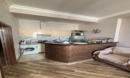 Satılır — 3 otaqlı  yeni tikili  80 m²  Bakı Qarabağ kücəsi