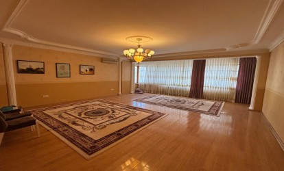 Satılır — 4 otaqlı  yeni tikili  250 m²  Bakı Sabit Orucov