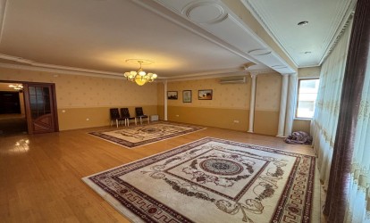 Satılır — 4 otaqlı  yeni tikili  250 m²  Bakı Sabit Orucov