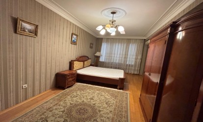 Satılır — 4 otaqlı  yeni tikili  250 m²  Bakı Sabit Orucov