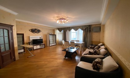 İcarəyə verilir — 2 otaqlı  yeni tikili  120 m²  Bakı Məmməd Araz küç